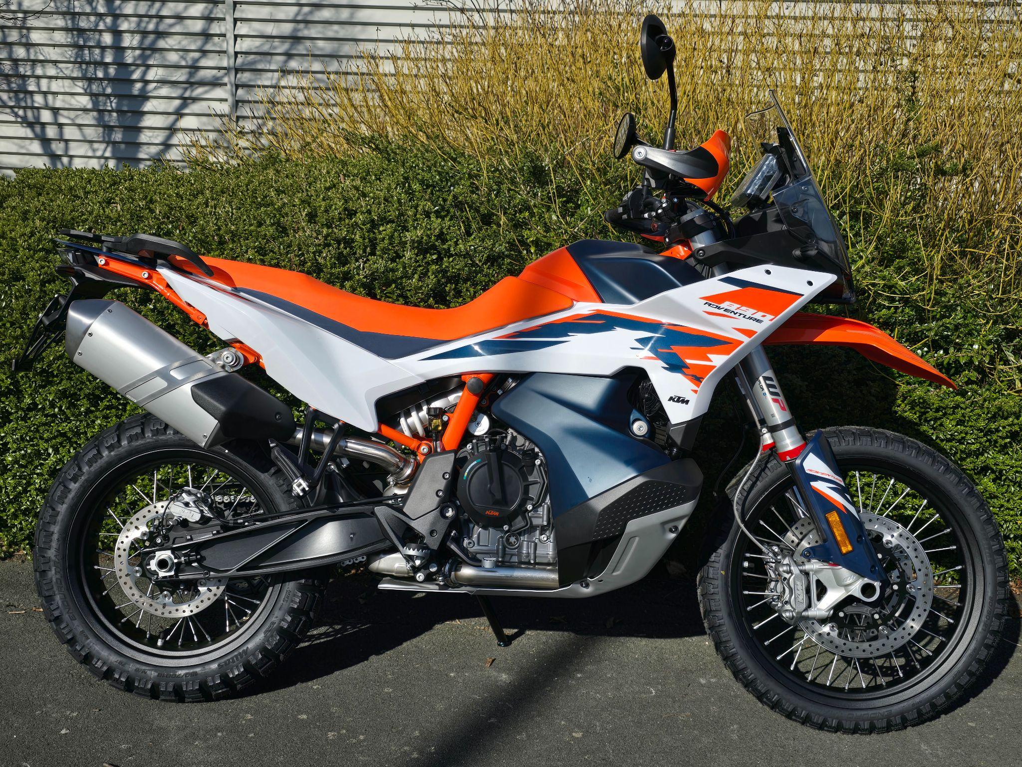 SOLD 2025 KTM 890 R Euro 5